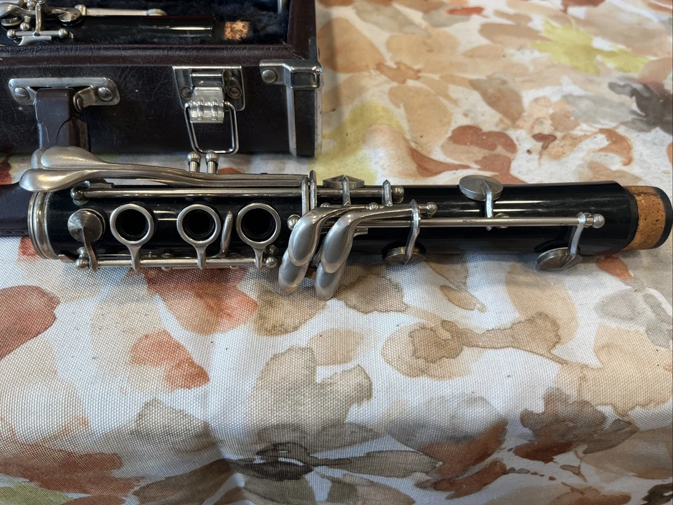 Clarinete de estudiante Yamaha YCL-24 - ajustado y juega bien Foto 4 de 4