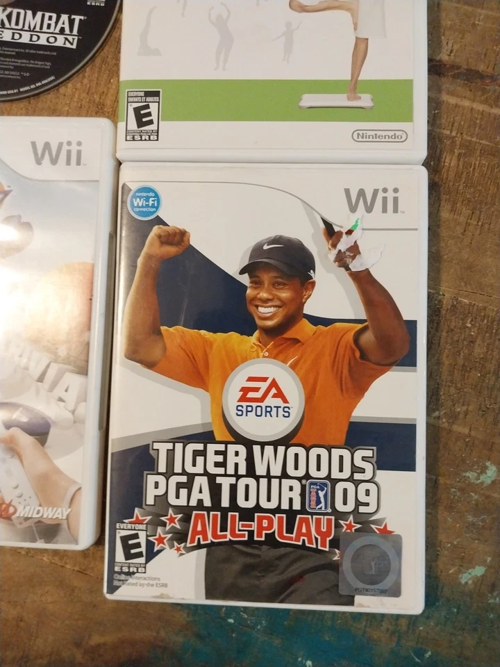 Tiger Woods PGA Tour 09 All Play Wii Golf Wii Fit Is mortal combat  game party - Image 3 of 4