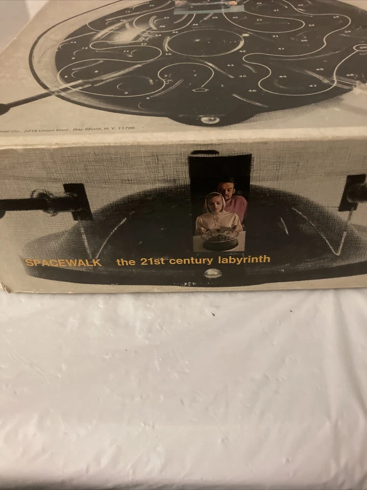 VINTAGE 1970 Spacewalk The 21st Century Labyrinth Game Box Has Some Damage - Image 3 of 4