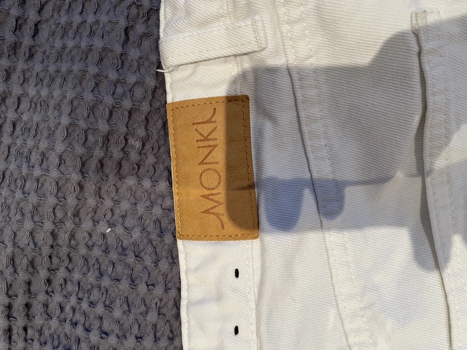 Monki Tallie cotton denim shorts in white - WHITE W30 - Image 3 of 3