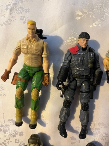 G. I. Joe 2009 Rise of Cobra - 17 assorted figures with some accessories - Picture 2 of 10