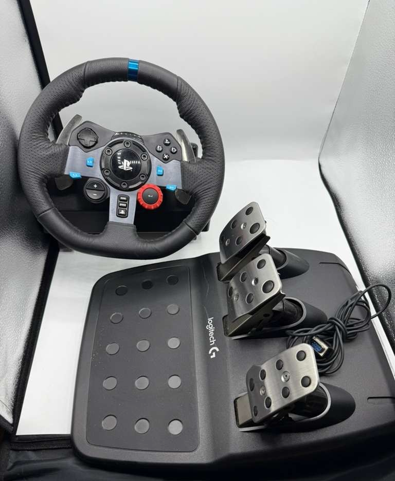 Logitech G29 (941000112) Driving Force Racing Wheel and Floor