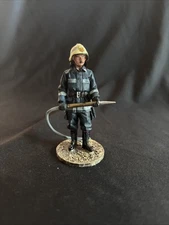 1/32 DEL PRADO COLLECTION FIREFIGHTER FIREDRESS SARAJERO BOSNIA 2003