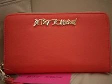 NEW WT WOMEN'S LARGE BETSEY JOHNSON  ZIP AROUND CORAL WALLET LEATHER WRISTLET