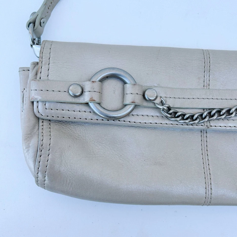 Mini bolso de hombro de cuero blanco vintage Juicy Couture Y2K años 90 Baguette Foto 3 de 4