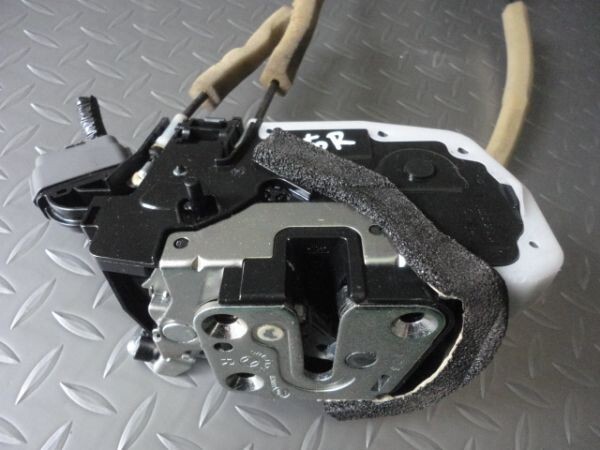 NISSAN NOTE E12 Genuine Door Latch Lock Actuator Rear RH 82500