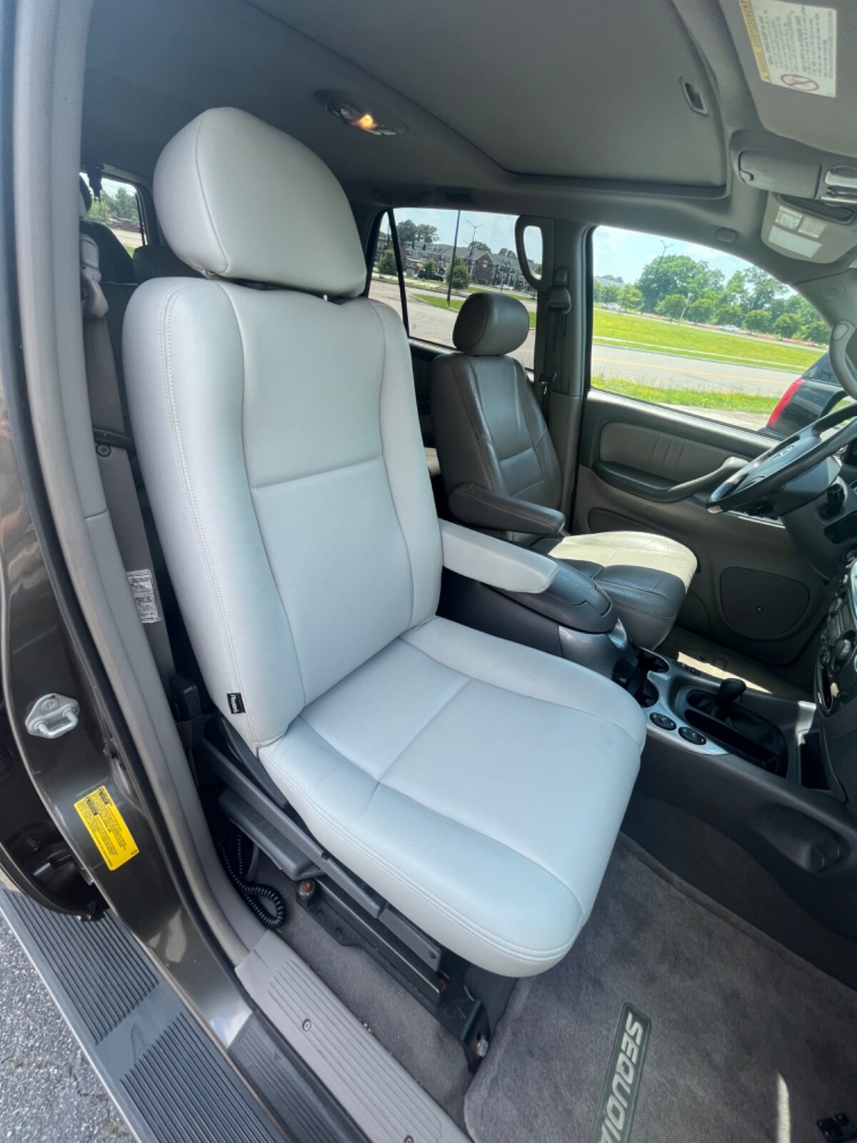 Bruno Valet Passenger Seat; Model No TAS2570E gray leather; Handicap