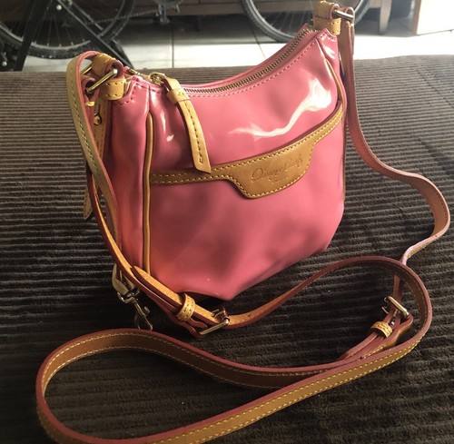 Dooney and Bourke, pink patent leather cross Body/ handbag. G/VG - Picture 5 of 16