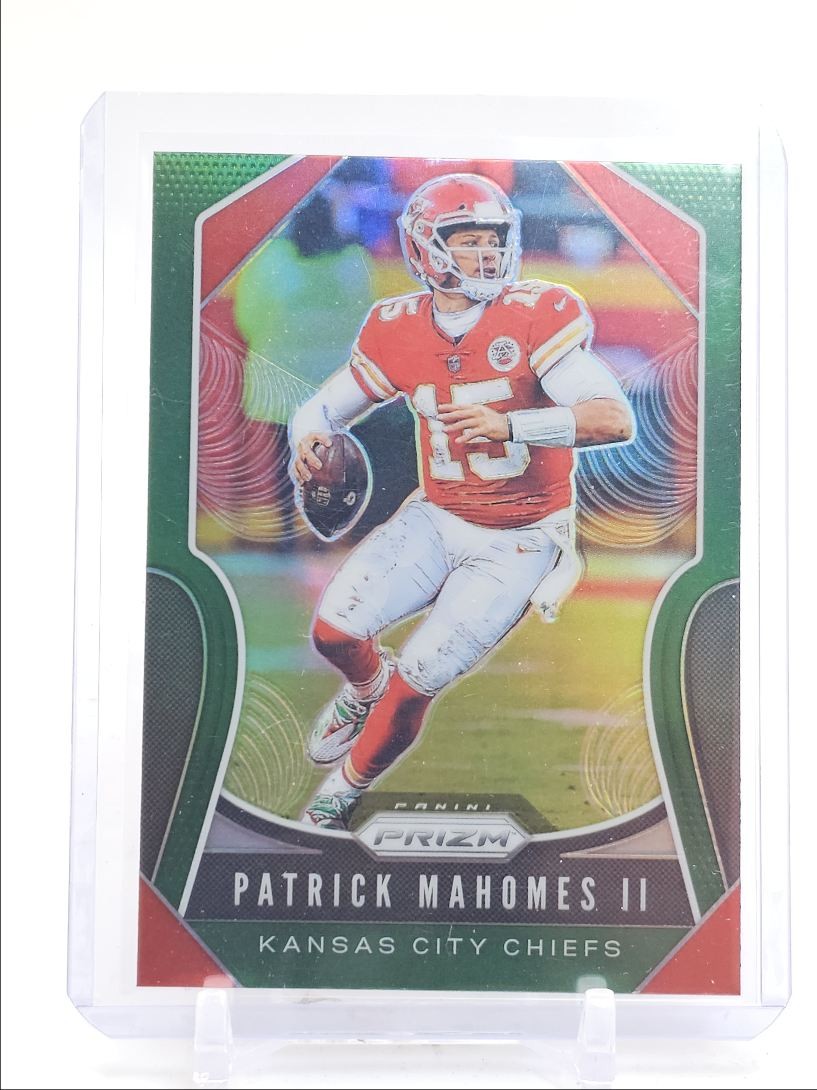PATRICK MAHOMES II 2019 PANINI PRIZM FOOTBALL GREEN CHIEFS #210 Q5333