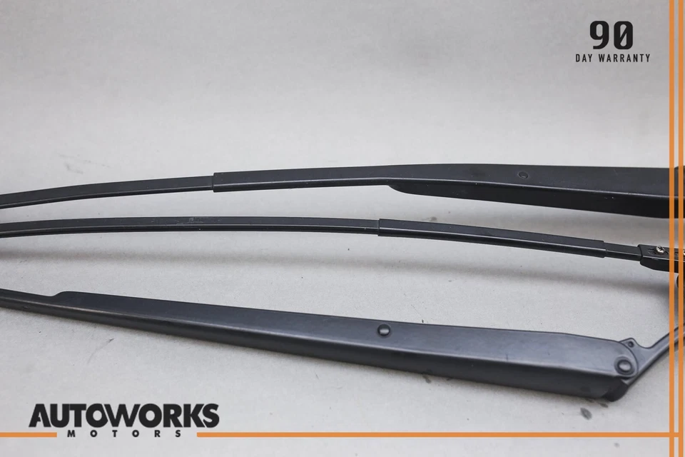 Комплект щеток стеклоочистителя переднего лобового стекла 03–08 Maserati Quattroporte M139 от оригинального производителя - Изображение 3 из 4