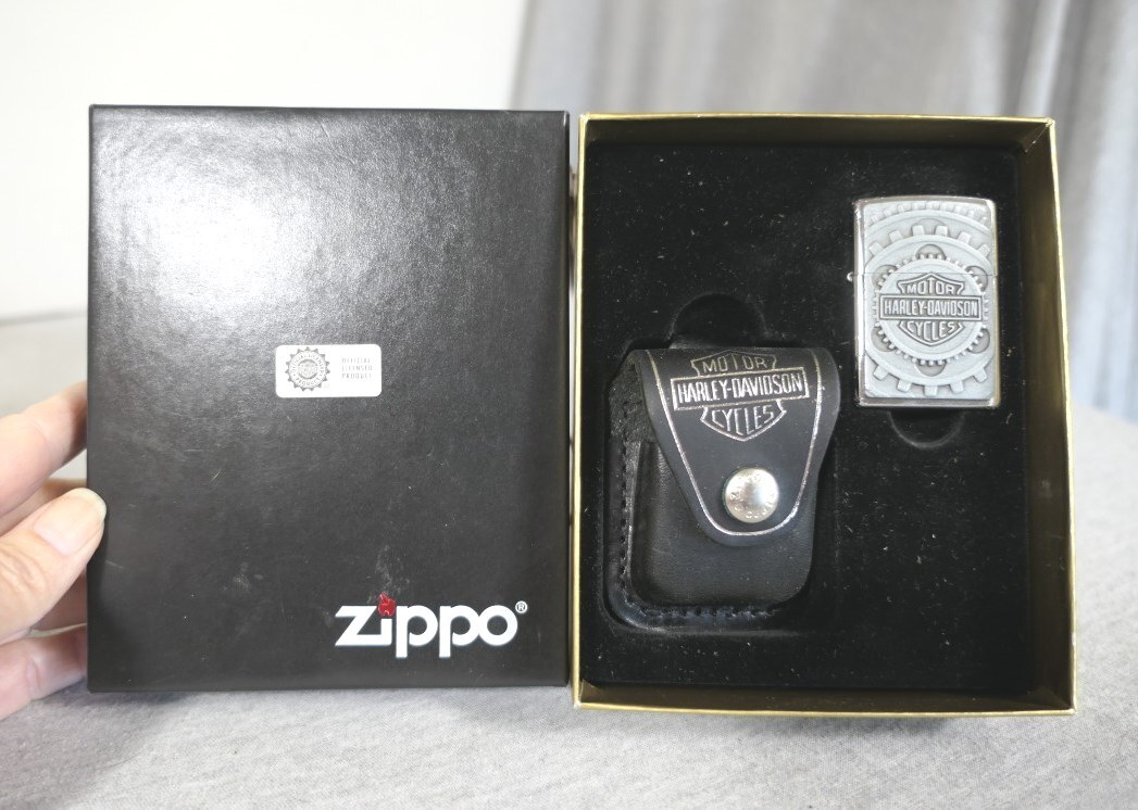 2002 Pewter Harley Davidson Bar & Shield Gears Zippo Lighter w Box 