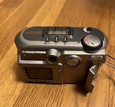 Toshiba PDR M25 2.2MP Digital Camera | 32MB memory Card