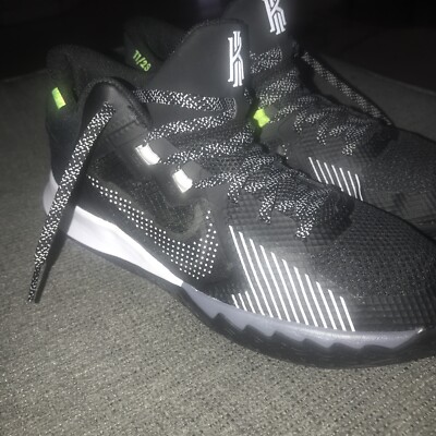 Nike Kyrie Flytrap 5 GS Basketball Shoes Black Cool Grey DD0340-002 Youth Sz 6.5