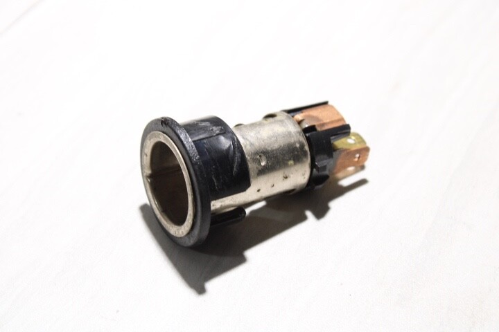 1995-2002 Nissan Sentra cigar lighter power outlet 25331-9B910 oem e73