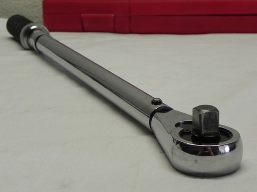 Matco TRC250 1/2'' Drive 50-250 Ft. Lbs. Fixed Reversible Ratchet Torque Wrench - Picture 10 of 18
