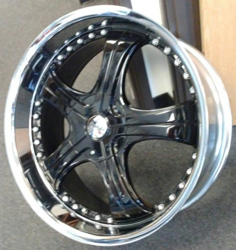22x9.5 Diablo Lionhart 5x120 Black and Chrome +40mm offset [single