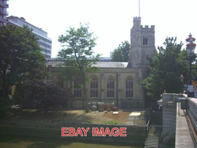 FOTO HEILIGE MARIA DIE JUNGFRAU KIRCHE PUTNEY. VON PUTNEY BRIDGE AUS GESEHEN. 2005