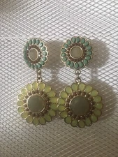 Dangling Pierced Earrings Gorgeous Color Greens Floral B