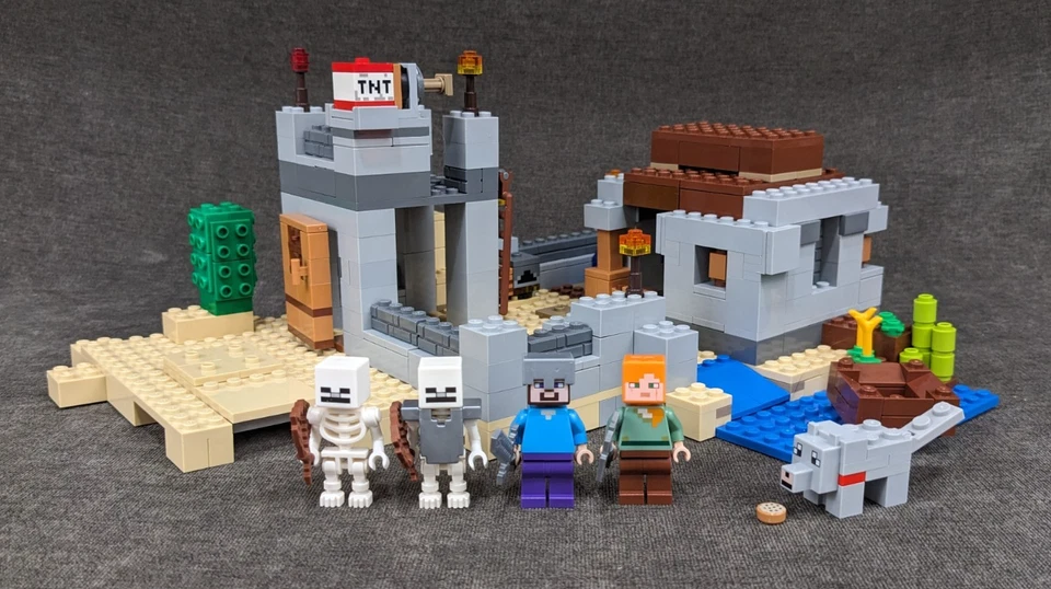 LEGO Minecraft: The Desert Outpost (21121) Used, Complete, No box/manual, Retire - Image 2 of 4