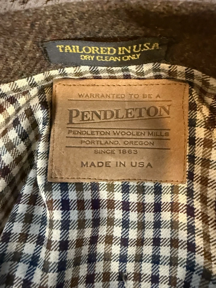 Pendleton Men’s Wool 3 Button Blazer 44R Made In USA Elbow Patches - Image 3 of 4