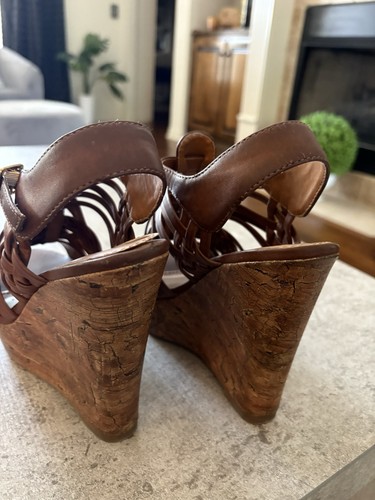 Women’s Sz 5/6 SODA Faux Leather Wedge Sanders Brown Woven Straps Cork Look G4 - Picture 5 of 9