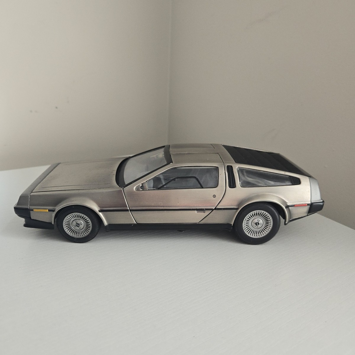 1981 De Lorean LK ミニカー s-l1200.jpg