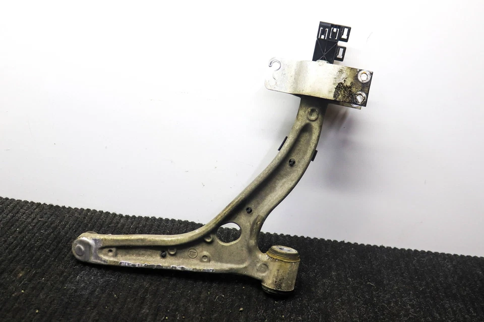 Braccio oscillante anteriore sinistro inferiore Mercedes-Benz Cla Coupe C117 A2463330300 32793742 - Immagine 2 di 4