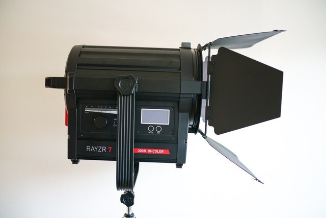 Rayzr 7 300B Bi-Color LED fresnal (in soft case)