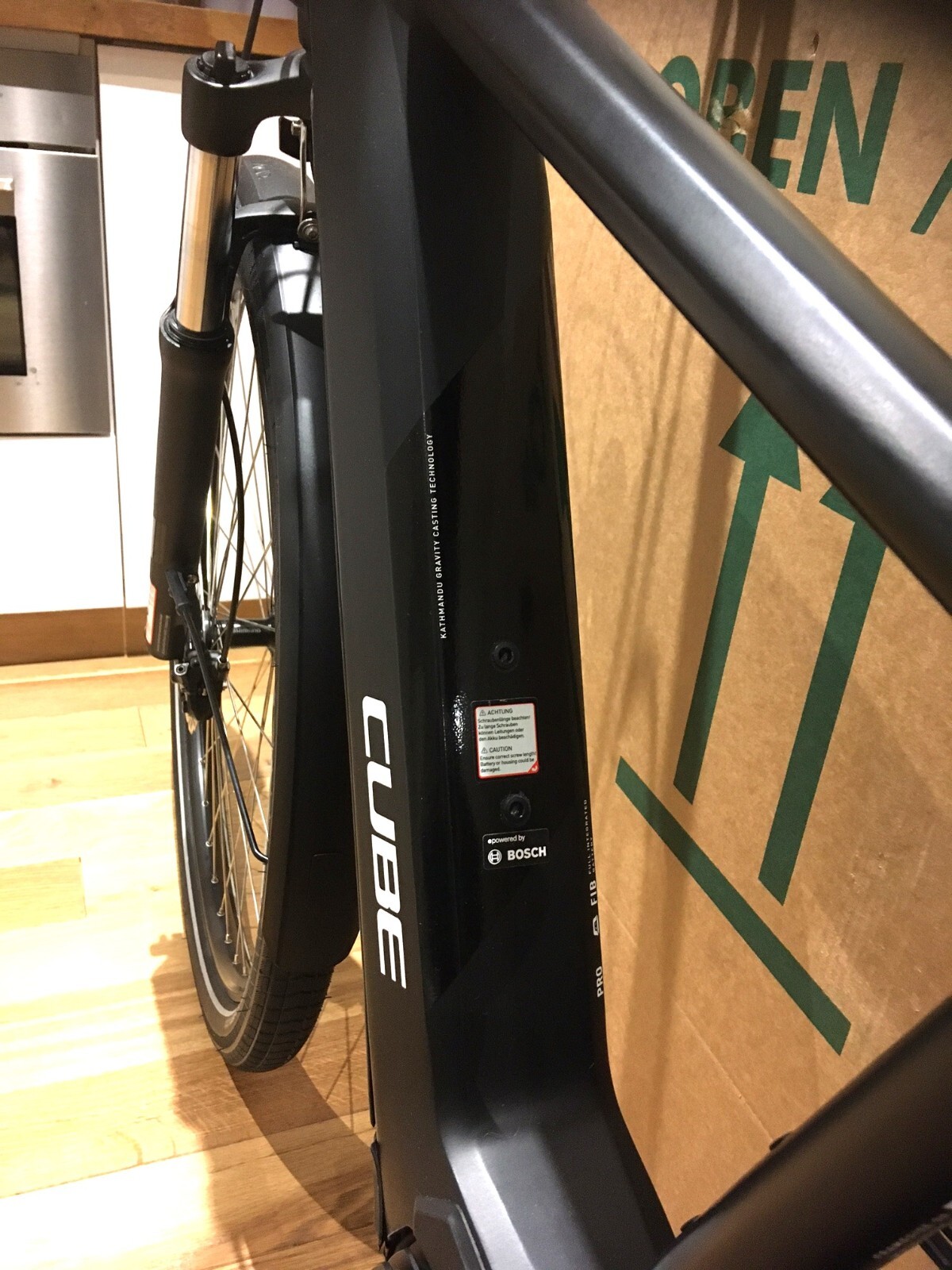 'BARG'AIN' Cube Kathmandu Hybrid Pro 625 EBIKE Outstanding Mint