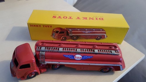 Dinky Toys - Scale 1 : 40 - Tracteur Panhard avec