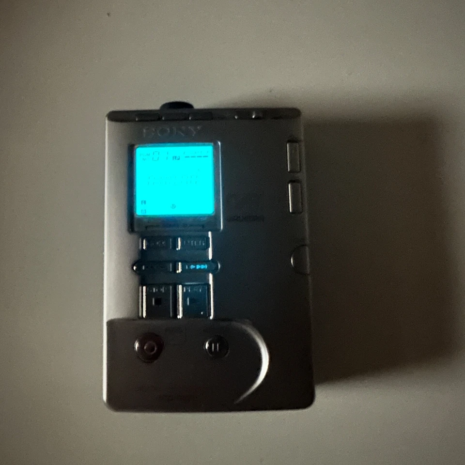 Sony DAT Walkman TCD-D100 Digital Tape Recorder Player MAde In Japan 524414 - Image 2 of 4