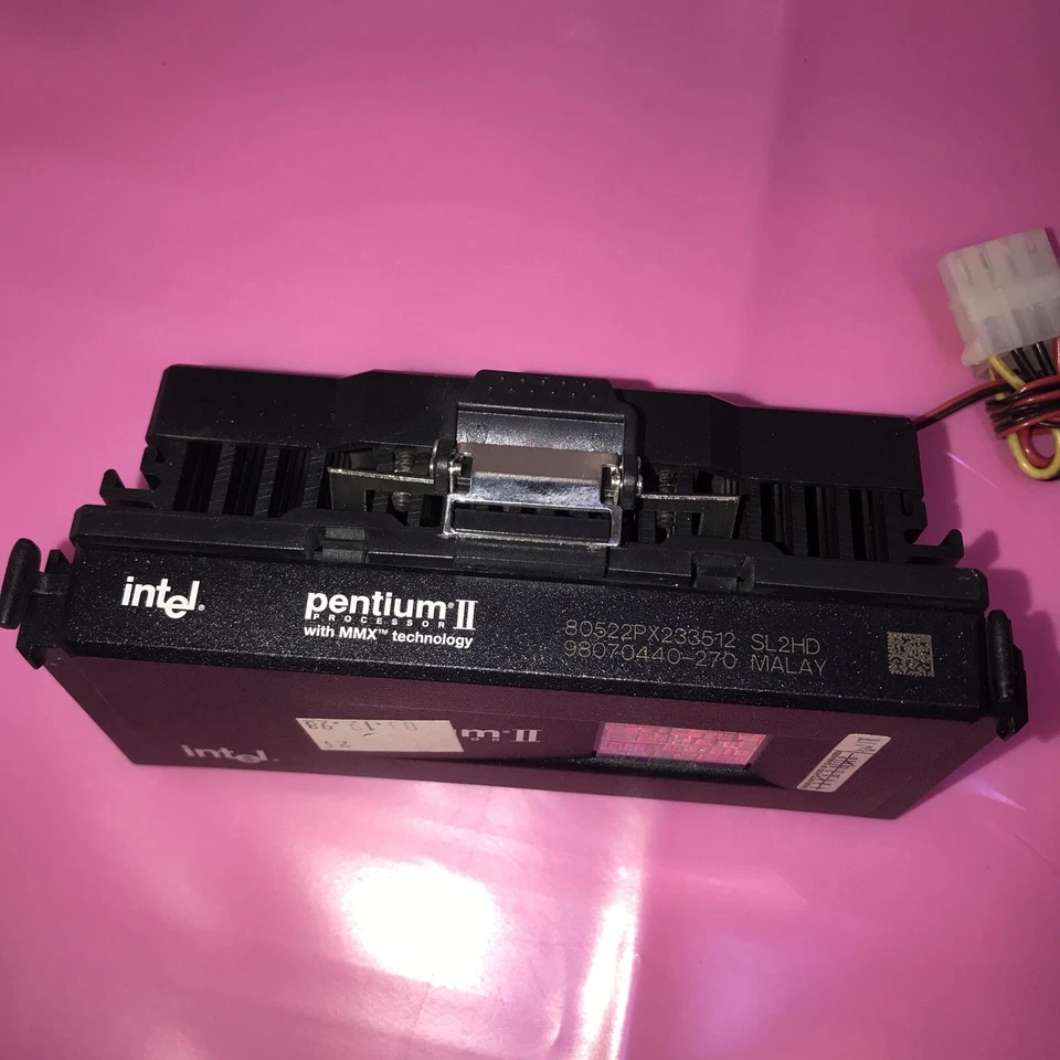 Grade A ~ Vintage INTEL PENTIUM II 266MHz SL2HD CPU processor - Image 2 of 3