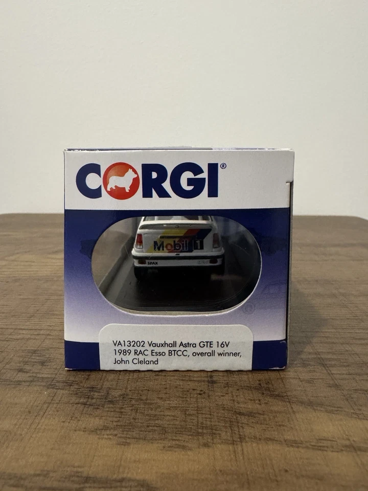Corgi Vanguards 1/43 BTCC Vauxhall Astra John Cleland 1989 - Image 2 of 4