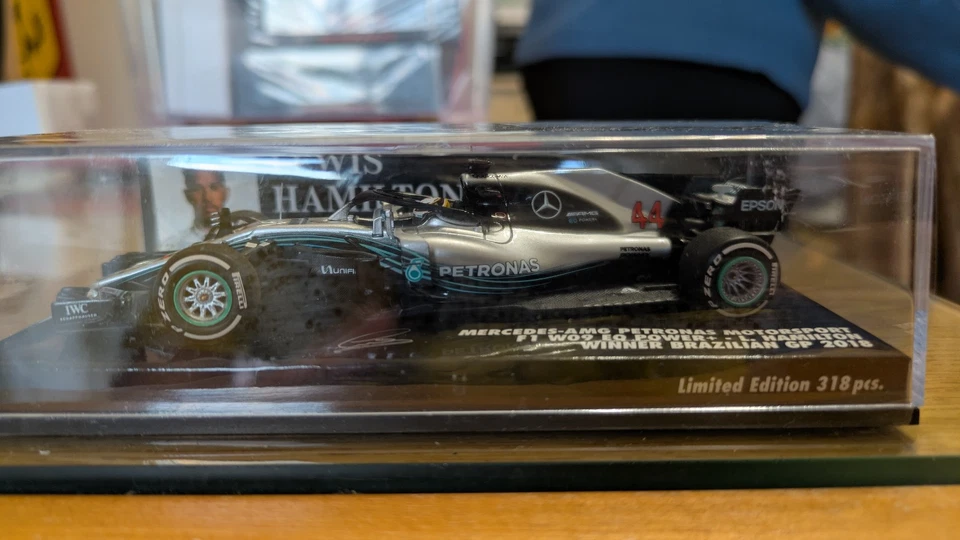 Mercedes AMG W09 #44 Hamilton Winner Brazilian GP 2018 Minichamps 1/43 - F1 - Immagine 4 di 4
