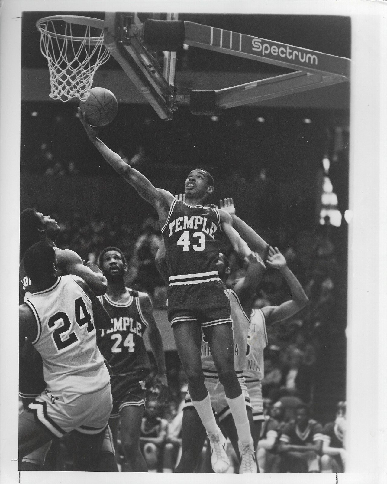 Original 1983 Terrance Stansbury Temple Owls Guard Type 1 8x10 Press Photo