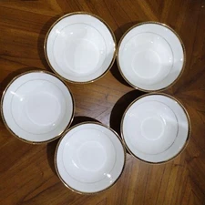 Vintage Berry Delta Air International Berry Bowl 0442-03868 6 1/2 Diameter. 