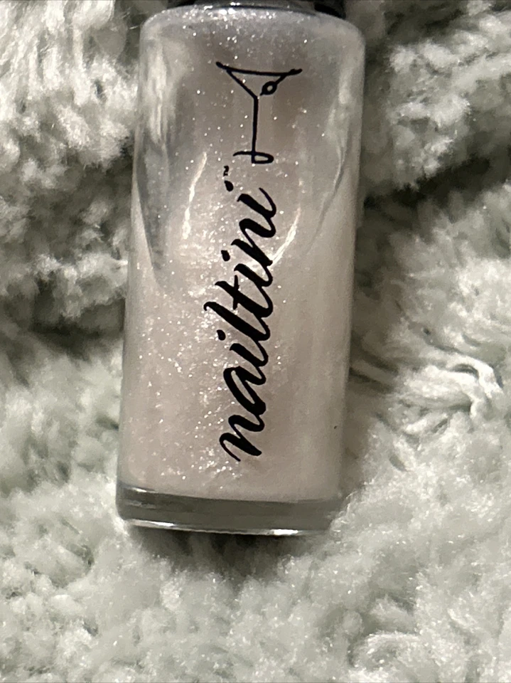 Nuevo esmalte de uñas Nailtini 0,25 fl oz llama azul es un tono perla blanco Foto 3 de 4