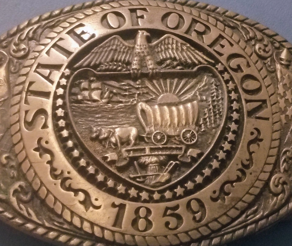 VINTAGE EXCLUSIVE TONY LAMA COLLECTION OREGON STATE BELT BUCKLE SOLID BRASS - Image 2 of 4