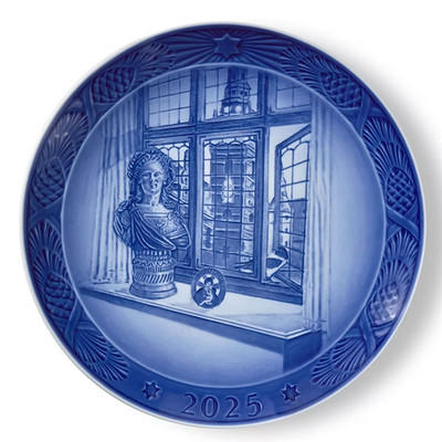 NEW IN BOX! 2025 ROYAL COPENHAGEN Christmas Plate - Queen Juliane