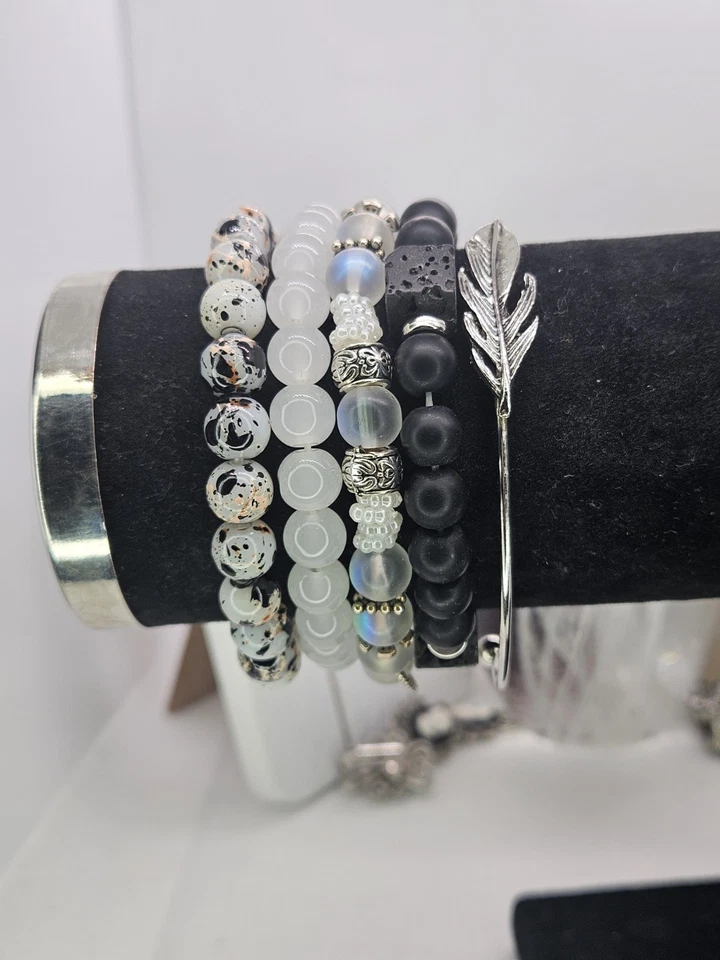 Impresionante conjunto de 5 pulseras de color blanco y negro para regalos de Navidad Foto 3 de 4