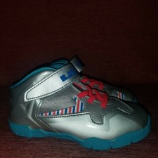 Bastón de caramelo Nike Lebron XI 11 Silver Barber Shop 621712-009 talla 9C