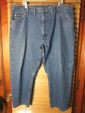 Wrangler Regular Fit Straight Leg Men's Denim Blue Jeans 44x30 Medium Wash EUC