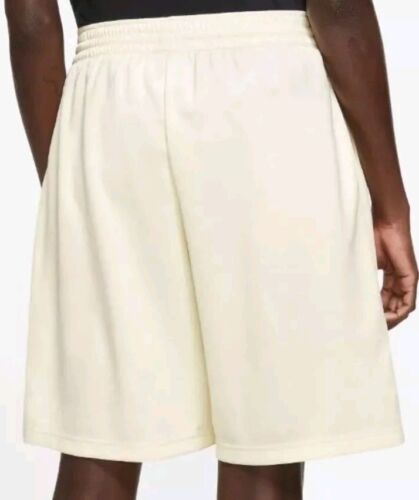 Size Medium Women's Nike Basketball Shorts Beige MSRP $62.00 - Picture 3 of 4