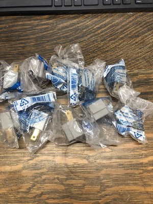 10 Leviton Grounding Plug Adapters 2 Prong Outlet to Grounded Polarized Ground