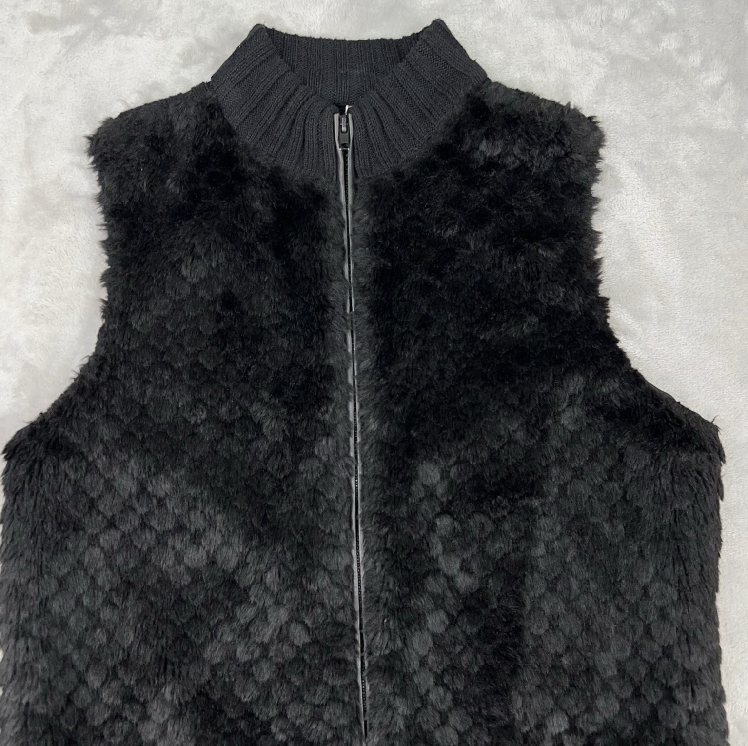 TIARA Sweater Vest Women’s Medium Faux Fur Front Knit Back Full Zip Black