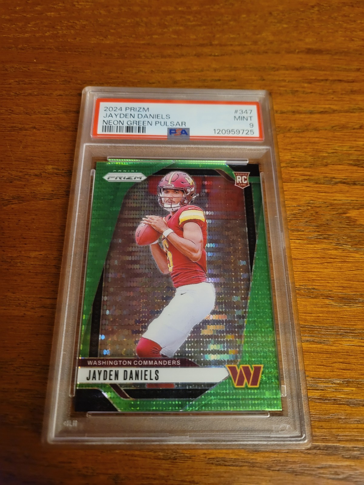 2024 PANINI PRIZM #347 JAYDEN DANIELS NEON GREEN PULSAR. MINT 9.