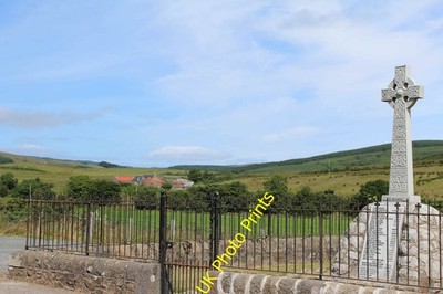 Foto A3 Kriegerdenkmal, Conie Glen Mill Park Blick auf die Farm von Dal c2013