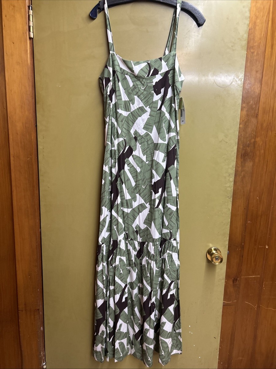green emerald velvet dress Green Leopard Print High Neck Dress – Ro&Zo main image 0