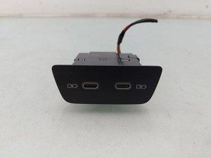 AUX/USB-ANSCHLUSS AUX/USB PORT Volkswagen Polo VI (AW1) 2022 2G6035954 #322948