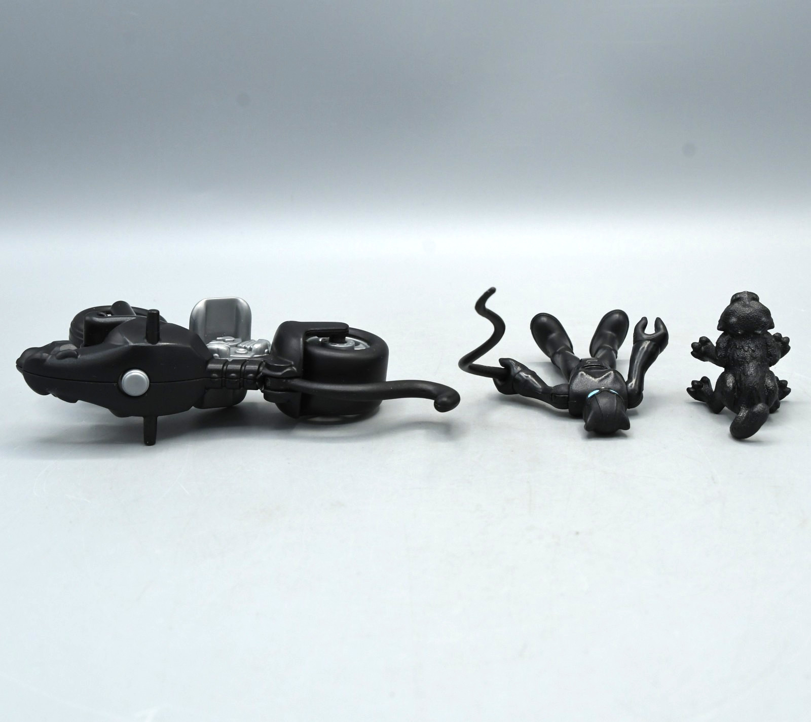 Imaginext Catwoman Set 2013 Fisher Price DC Super Friends Cat Whip Cycle